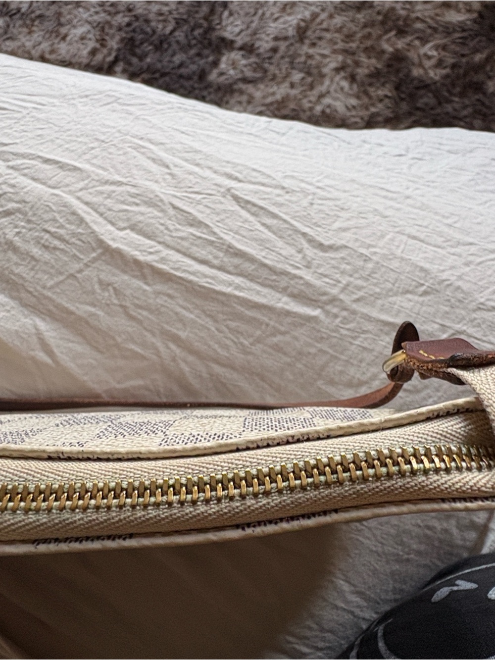 Louis Vuitton Damier Azur Pochette Accessoires - Picture 3 of 8